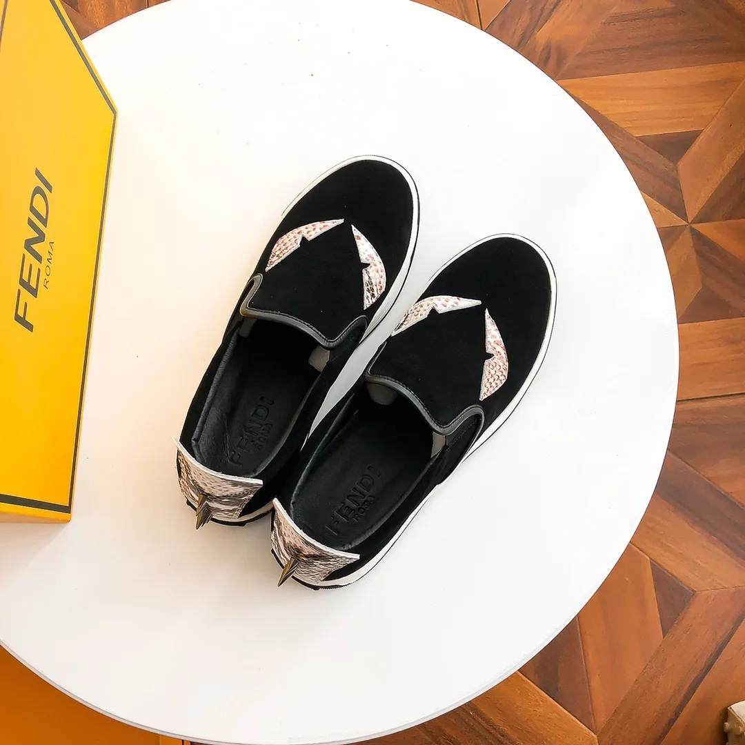 Factory price: 380💰 FENDI* Fendi Classic Shoe Series F Family Little Monster The upper is made of high-quality frosted cowhide, the sheepskin lining is soft and comfortable, the open-molded outsole is a versatile fashion men's shoe, size 38-44